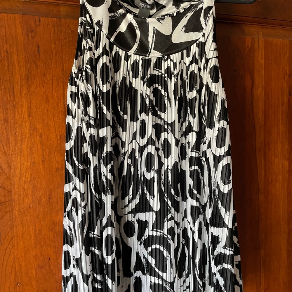 Kenneth Cole Reaction black & white pleated sleeveless tunic XS